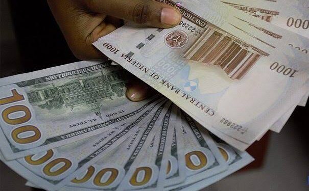 Nigeria’s Foreign Reserve Plunges Despite Higher Oil Prices