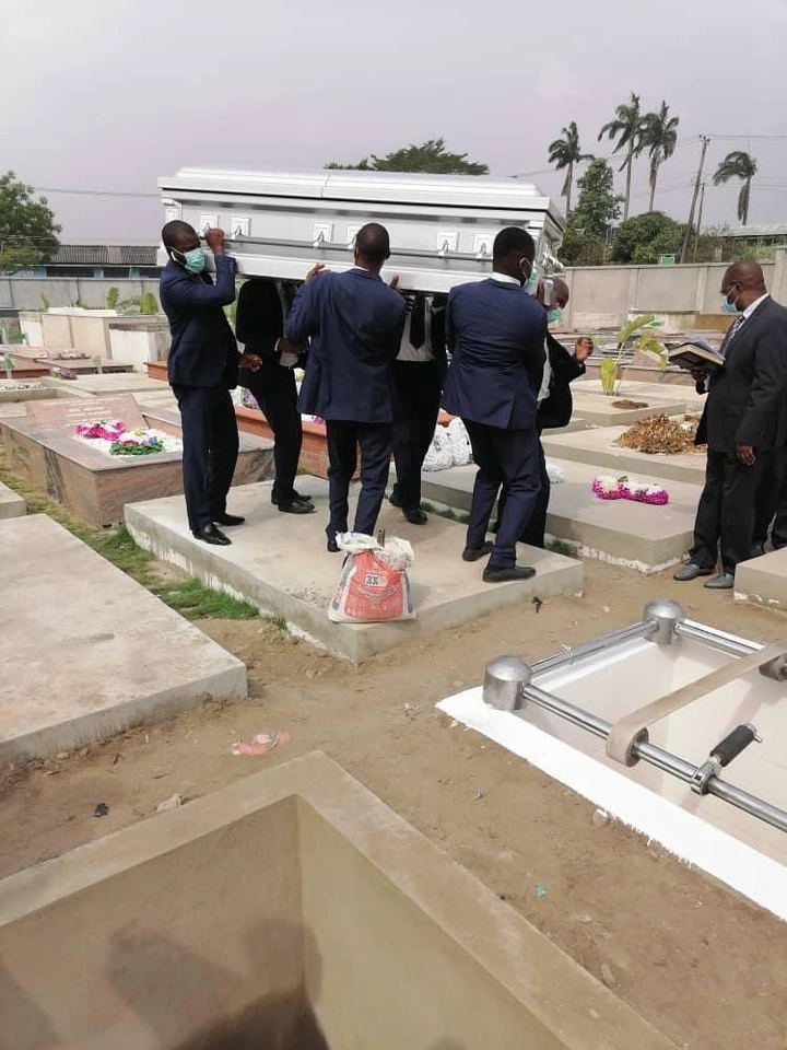 Paternity Fraud See Photos From The Burial Of Tunde Thomas