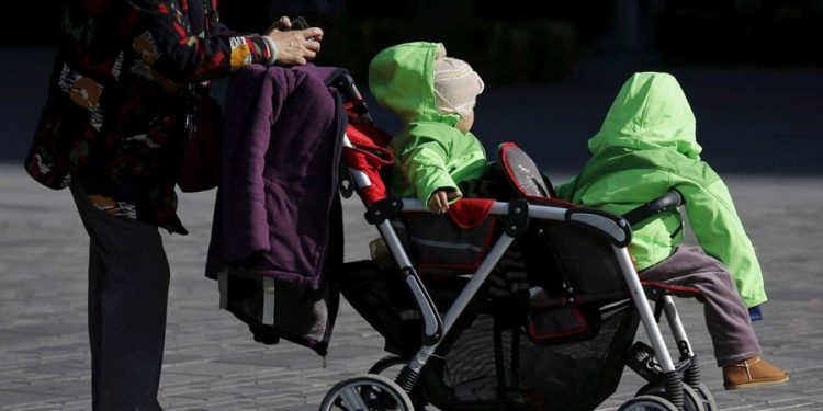 China Bows To Pressure, Allows Couples To Have Three children