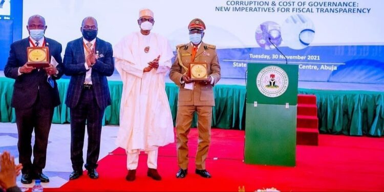 President Buhari Honors 3 Nigerians For Exhibiting Integrity