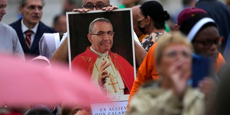 Pope Francis Beatifies ‘Smiling’ John Paul I