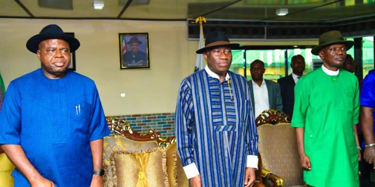 L-R: Bayelsa Governor, Senator Douye Diri,  Former Nigerian President, Goodluck Jonathan, Dept Gov, Lawrence Ewhrudjakpo