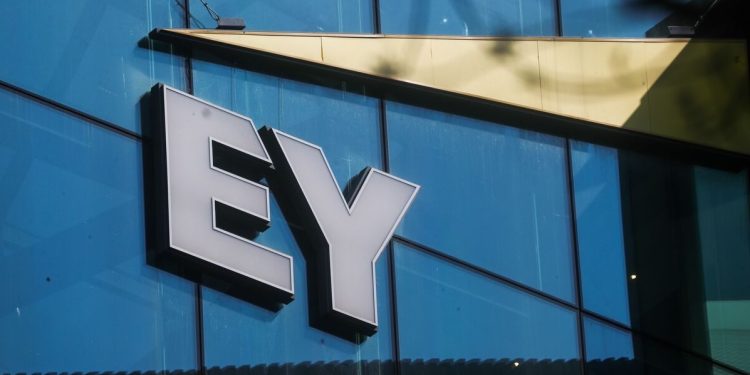 EY Fingers 'Overcapacity' For 3,000 Jobs Cuts In US