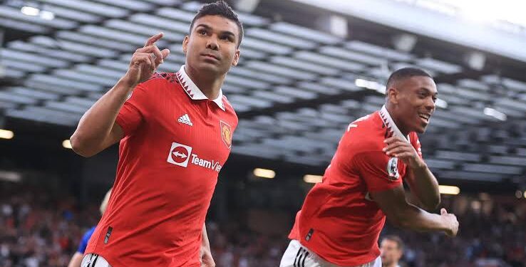 Casemiro leads Manchester United teammates to celebration