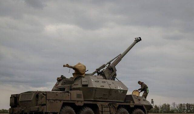 Ukrainian service members from a 110th Separate Mechanised Brigade of the Armed Forces of Ukraine, prepare fire a self-propelled howitzer "Dana", amid Russia's attack on Ukraine, near the town of Avdiivka in Donetsk region, Ukraine May 9, 2023. REUTERS/Sofiia Gatilova/File Photo