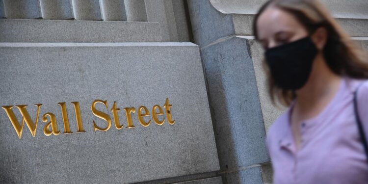 wall street banks severance expenditure surpasses $1 billion amid steep job cuts