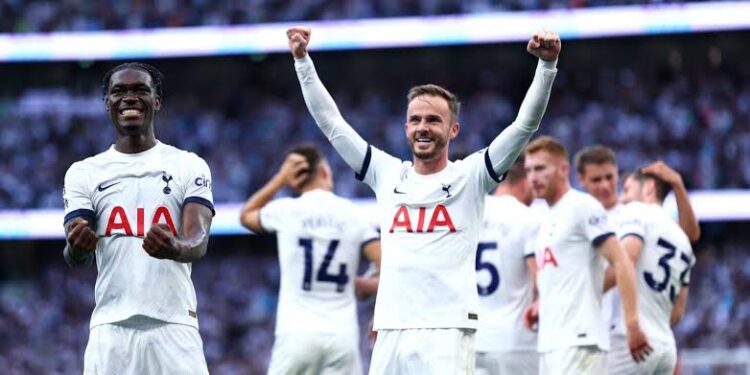 Tottenham players celebrate