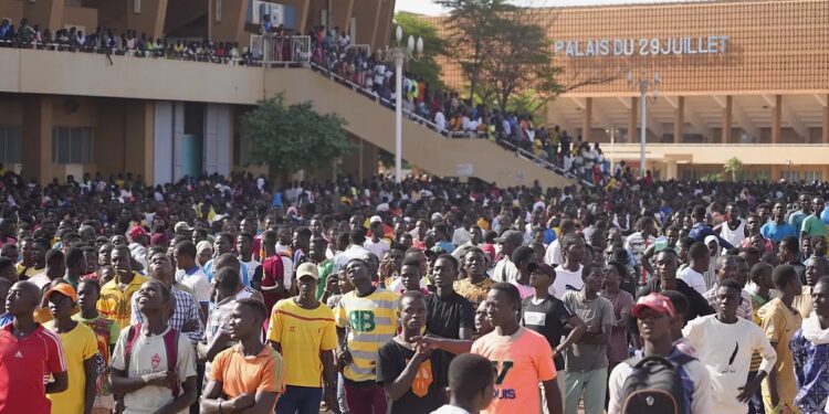 Niger: Thousands Answer Call To Volunteer In Armed Forces Amid Threat Of ECOWAS Intervention