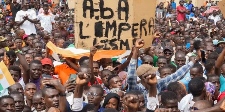 Thousands March In Niger To Show Solidarity With Junta