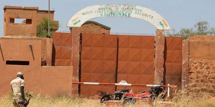 Niger Locks Down Region After Prison Break By Jihadists